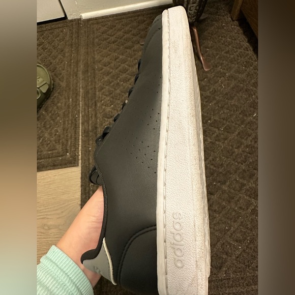 Adidas Advantage Shoes LIKE NEW - Picture 3 of 7